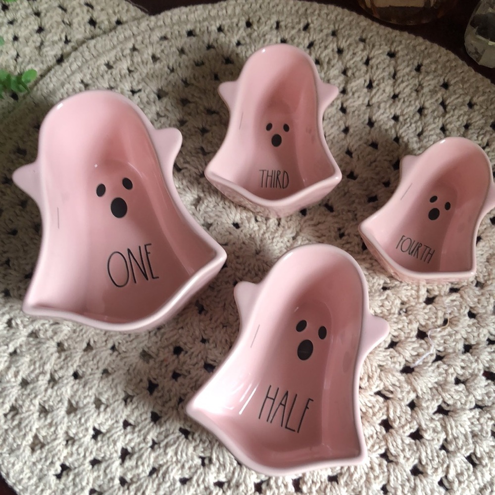 Rae Dunn PINK Ghosts Measuring Cups